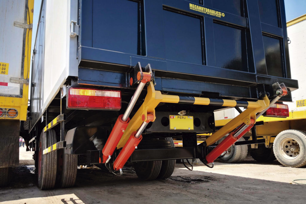 farbicacion de carrocerias metalicas furgon rampa hidraulica pistones