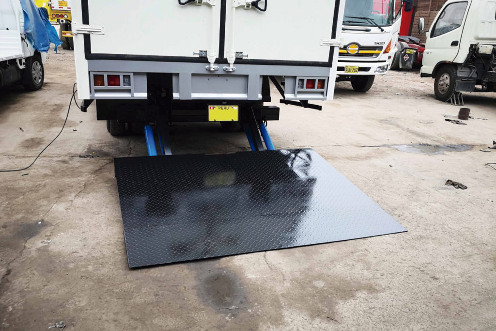 farbicacion de carrocerias metalicas furgon rampa hidraulica pistones